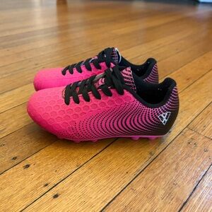 Girls pink/black soccer cleats. Size 9c